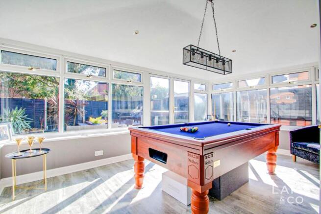 GARDEN ROOM