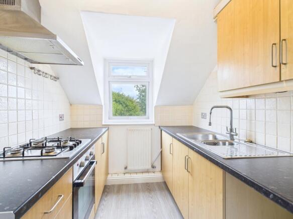 CAM01909G0-PR0385-STILL024