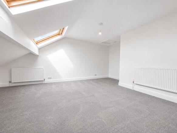 4 bed Terraced to rent Image 10