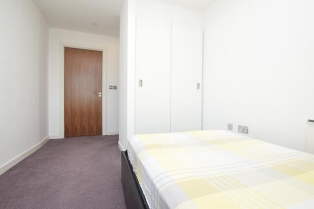 2 bed Apartment to rent Image 7