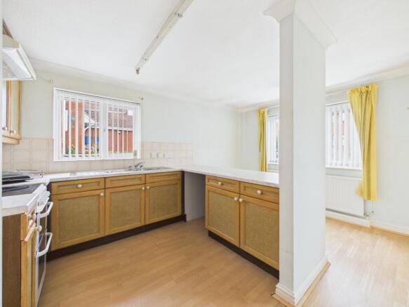 CAM04825G0-PR0357-STILL001