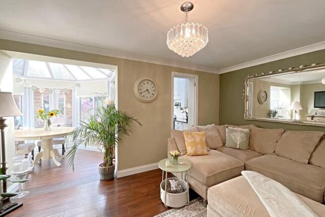 4 bed Semi-Detached for sale Image 6
