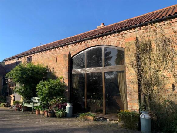 4 bed Barn Conversion for sale Image 12
