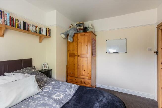 Mouse Cottage Bedroom 2-3.jpg