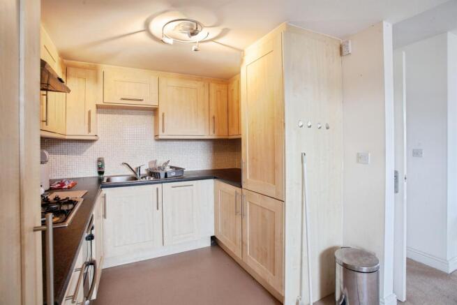 2 bed Apartment for sale Image 5