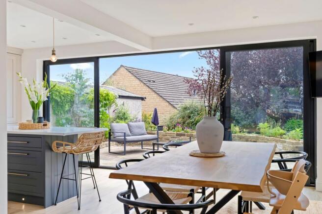 4 bed Detached for sale Image 6