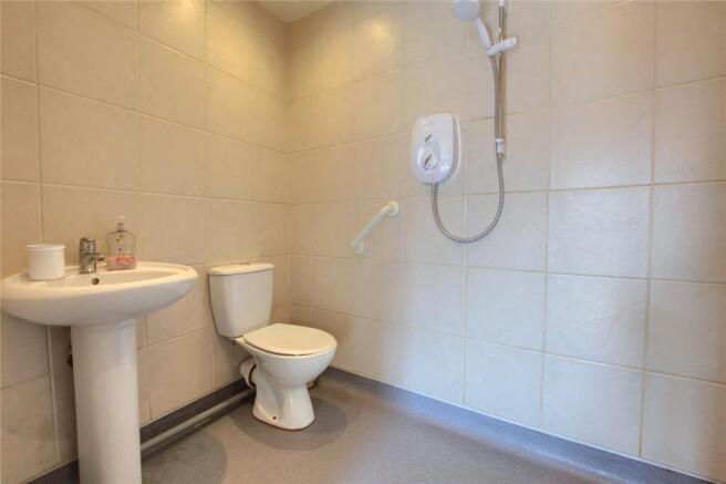 4 bed Semi-Detached for sale Image 11