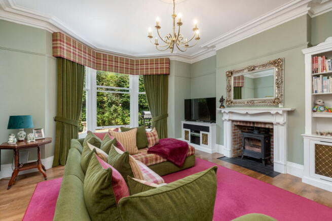 5 bed Semi-Detached for sale Image 6
