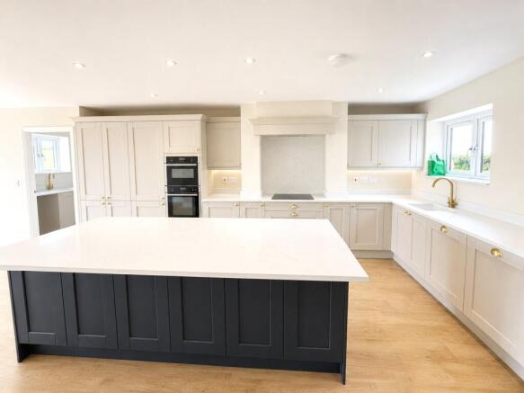 3 bed Bungalow for sale Image 5