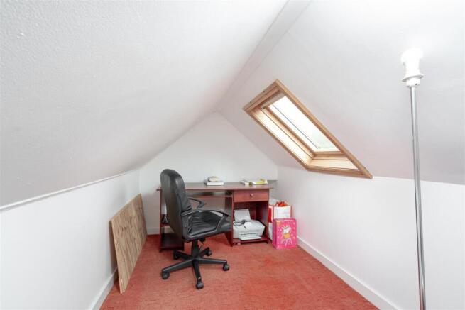 3 bed Semi-Detached for sale Image 11