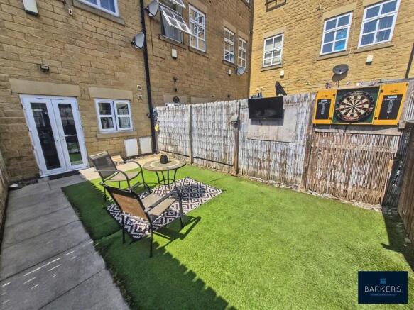 4 bed Town House for sale Image 2