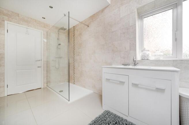 EweMove Harrogate Bathroom2