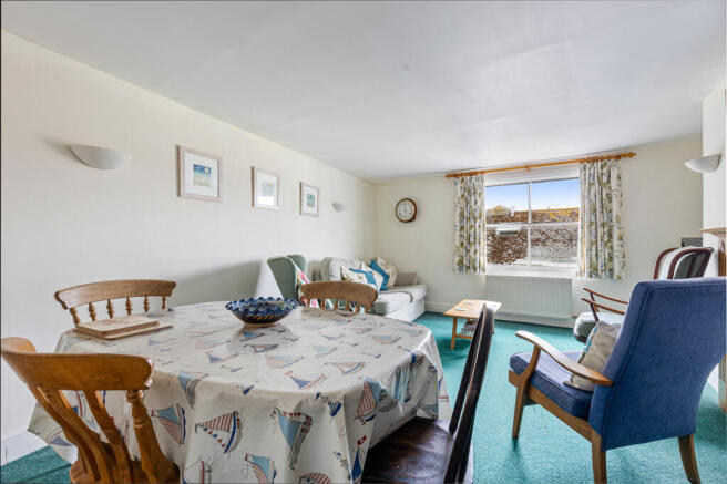 A12 - Flat 3 Hamilton Court Kingsbridge - 260428
