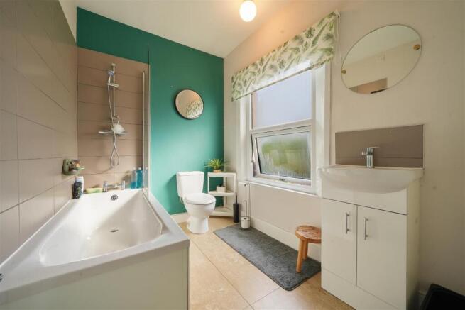 3 bed Terraced for sale Image 12