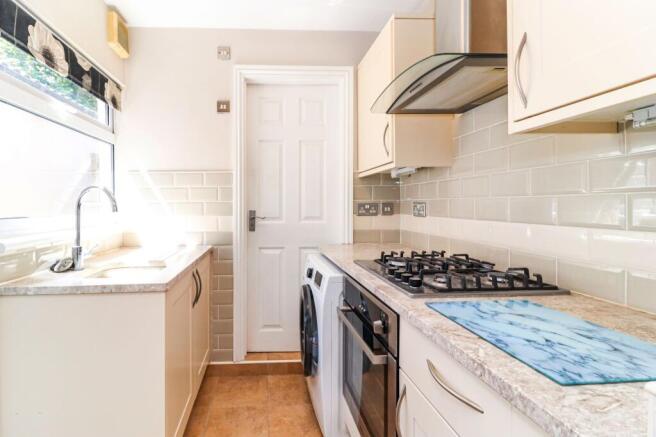 Sutton Road, Watford, WD17 photo 4