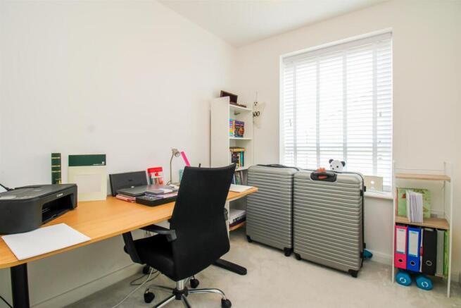 3 bed Detached for sale Image 11