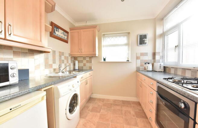 KINGSWINFORD, Greencroft photo 4