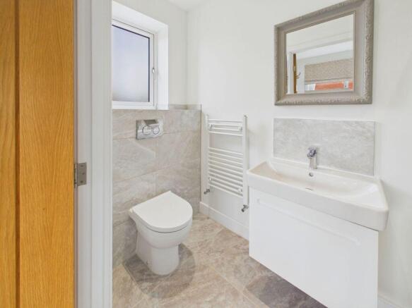 4 bed Detached for sale Image 7