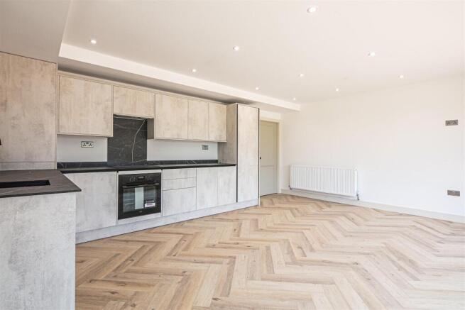 2 bed Apartment for sale Image 4