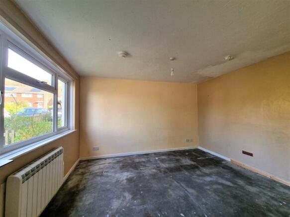 31 Westlands - Living Room.jpg