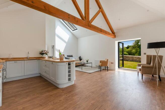 A06 - Barns @ Higher Court Barns, Littlehempston -