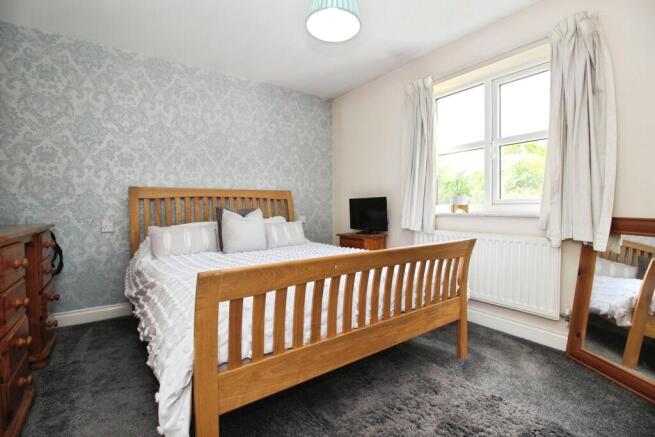 3 bed Terraced for sale Image 8