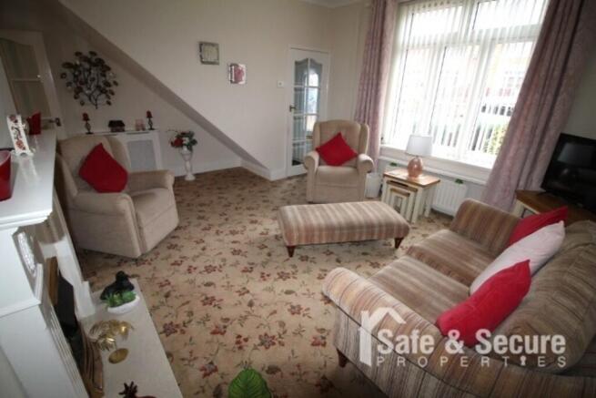 Living Room (2)