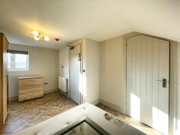 21, Ramuz Drive, Westcliff-on-sea SS0 9JA