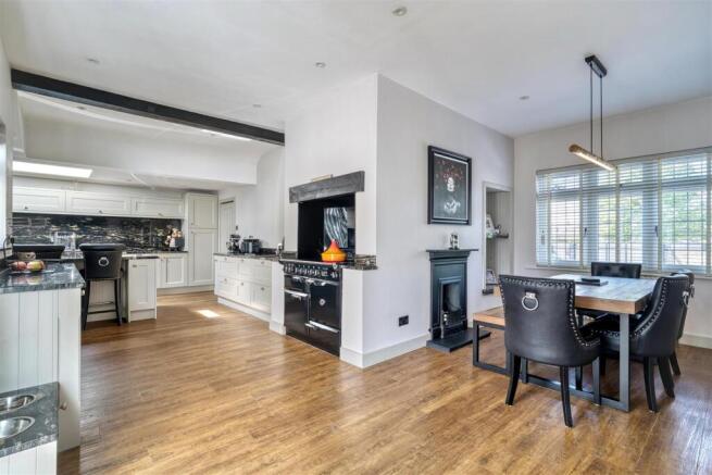 Kitchen / Dining Room