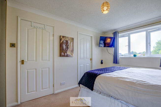 4 bed Detached for sale Image 12