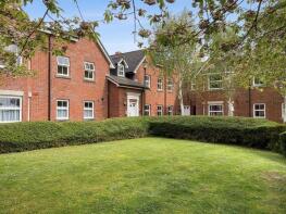 Flat 17, Bartholomew Court, Spire View, Salisbury SP2 7GB