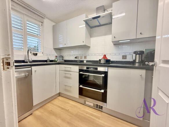 7530cdc4-c5fb-4367-ad7c-eee14c42d9a8