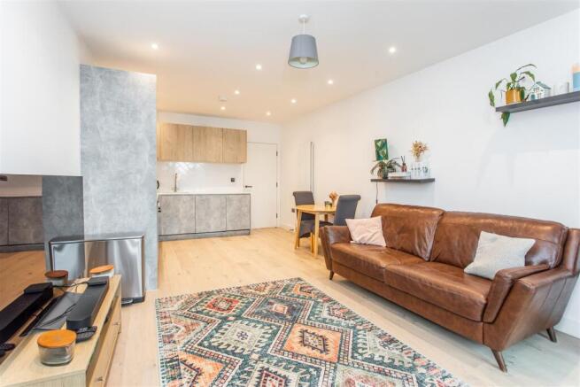 Kitchen/reception