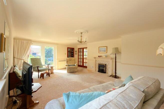 3 bed Bungalow for sale Image 9