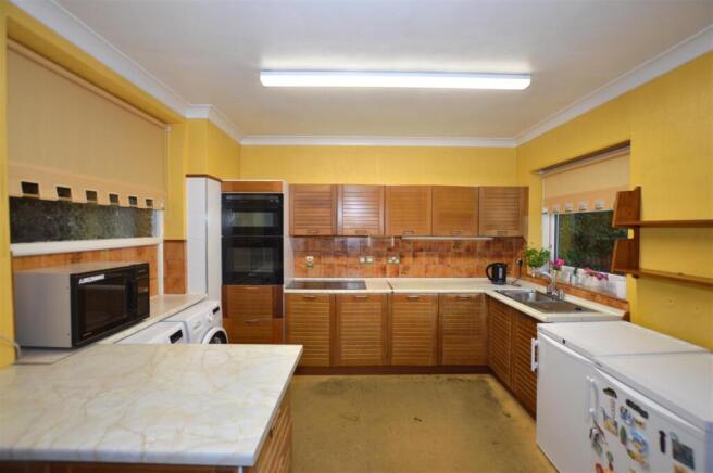 9 Villiers Avenue kit.JPG