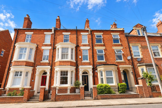 7 Bedroom House in NN1 5EQ