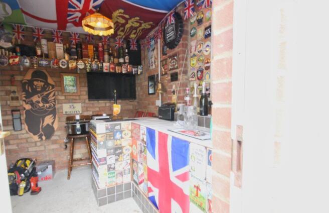 Now this IS A GARAGE!!!