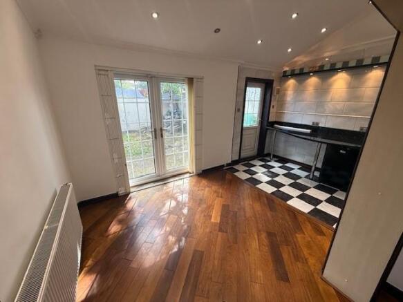 3 bed Town House to rent Image 5