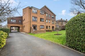 Flat 5, 8 Chester Court, Chester Road, Northwood HA6 1BQ