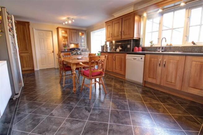 Kitchen/Breakfast Ro