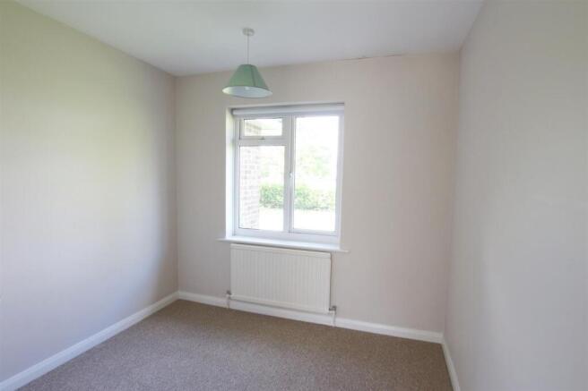 3 bed Detached Bungalow to rent Image 12