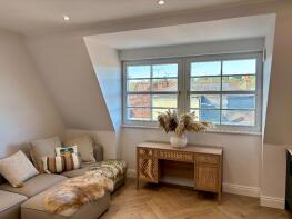 Flat 20, The Courtyard, West Street, Farnham GU9 7WQ