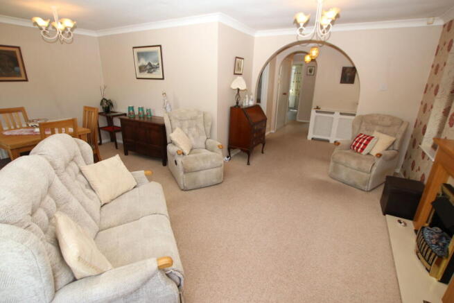 3 bed Detached Bungalow for sale Image 4