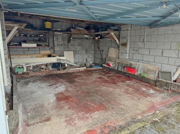 4 - Garage for Auction, Fishponds.jpg