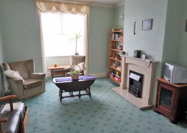 Lounge/Dining Room