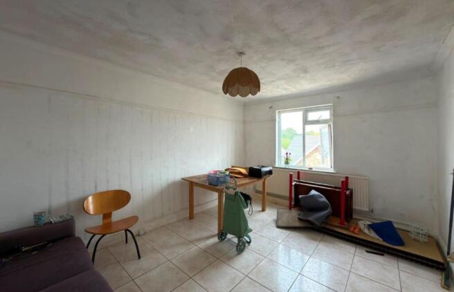 7 Marley Croft, Moor Lane, Staines-upon-Thames, Middlesex, TW18 4YW photo 4