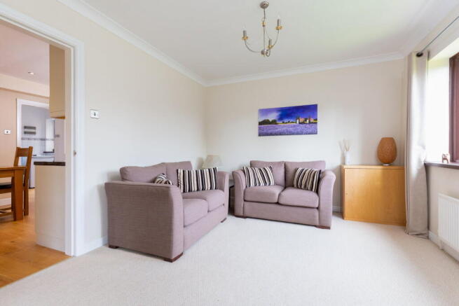 5 bed Detached for sale Image 12