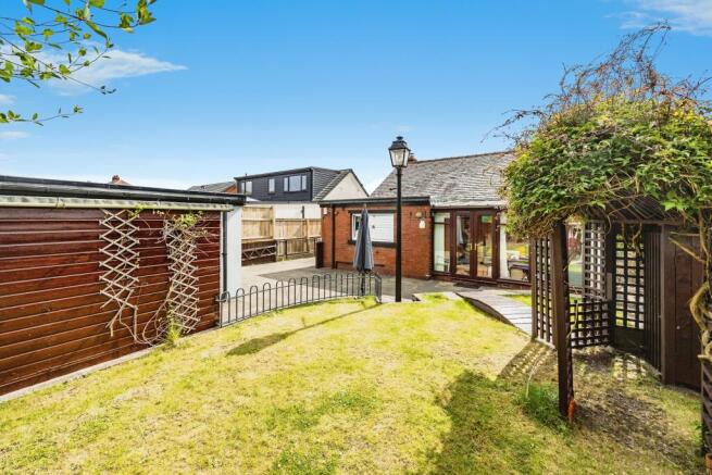 3 bed Detached Bungalow for sale Image 4