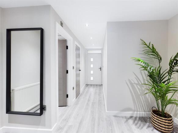 2 bed Apartment for sale Image 12