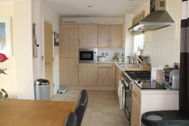 Kitchen / Dini...